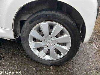 2013-peugeot-107-1466095-48053005