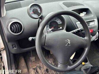 2013-peugeot-107-1466095-48053012