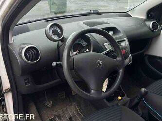 2013-peugeot-107-1466095-48053013