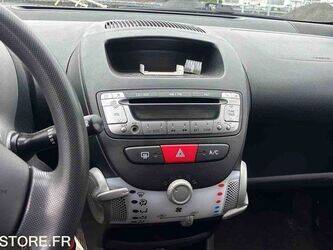 2013-peugeot-107-1466095-48053014