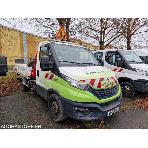 2021 Iveco 35S14N-48053070