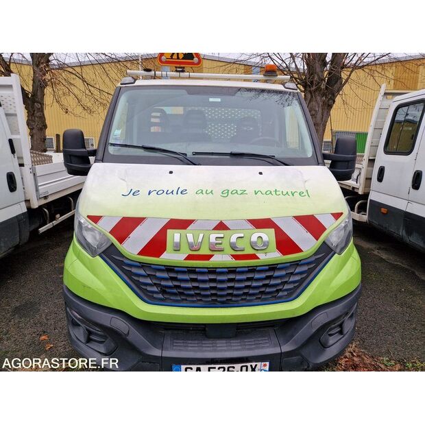 2021 Iveco 35S14N-48053077