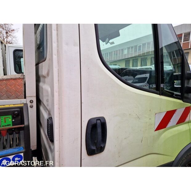 2021 Iveco 35S14N-48053087