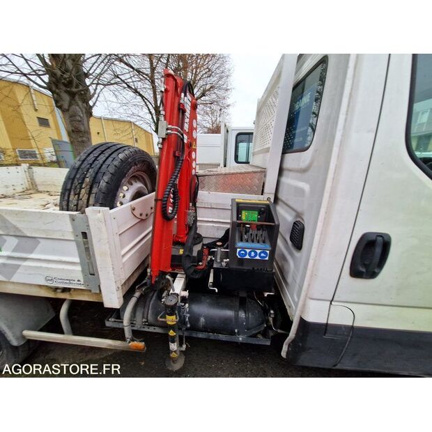 2021 Iveco 35S14N-48053088