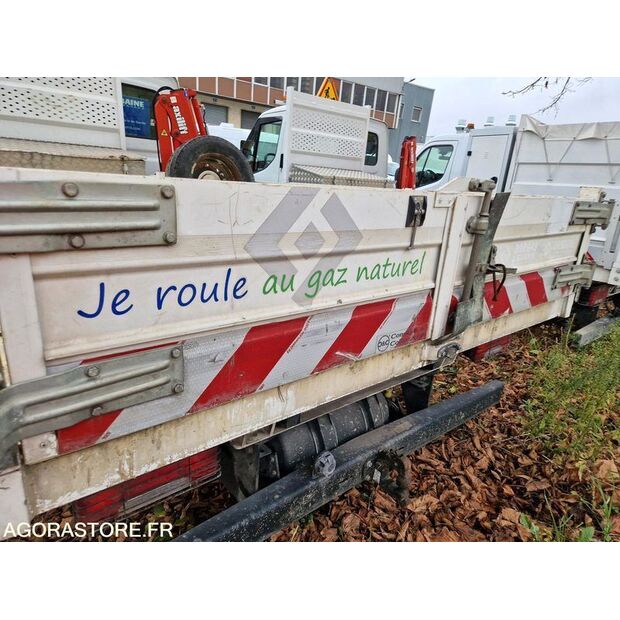 2021 Iveco 35S14N-48053104