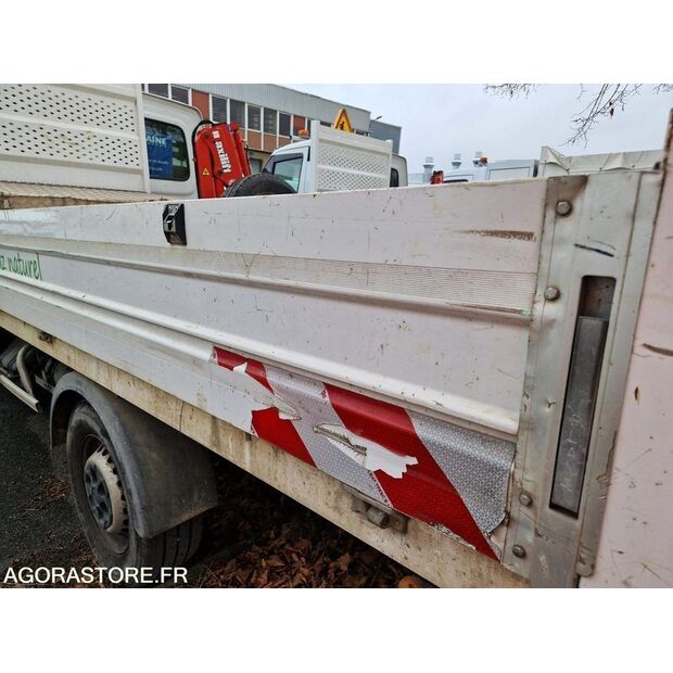 2021 Iveco 35S14N-48053109