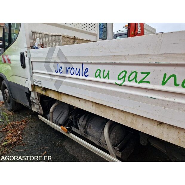 2021 Iveco 35S14N-48053112