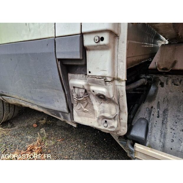 2021 Iveco 35S14N-48053118