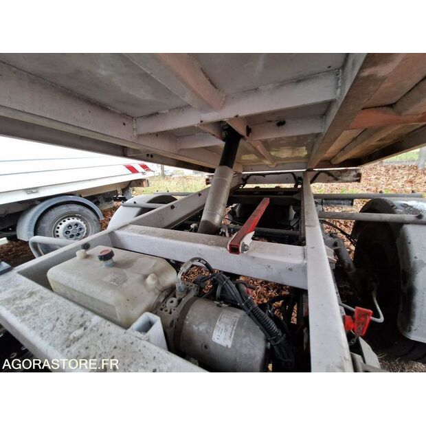 2021 Iveco 35S14N-48053132