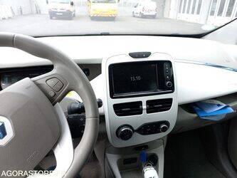 2013-renault-zoe-1466100-48053195