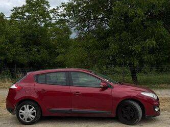 2012-renault-megane-1466116-48053484