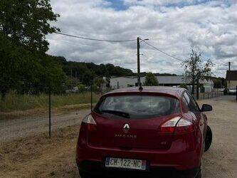 2012-renault-megane-1466116-48053485