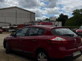 2012-renault-megane-1466116-48053486