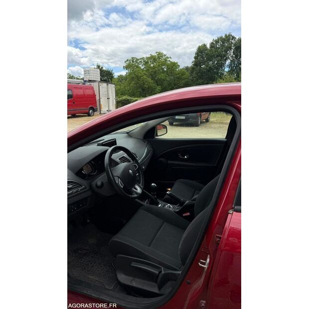 2012 Renault Megane-48053489