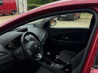 2012-renault-megane-1466116-48053489