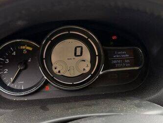 2012-renault-megane-1466116-48053490