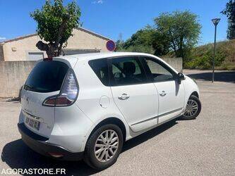 2016-renault-megane-1466132-48053964