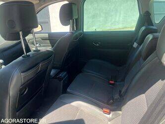 2016-renault-megane-1466132-48053966