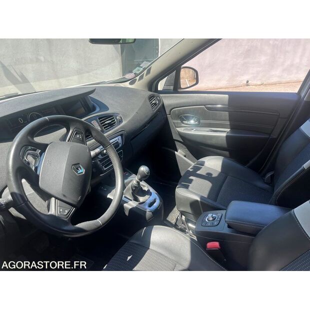 2016 Renault Megane-48053968