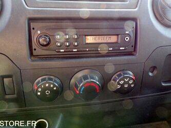 2012-renault-master-1466139-48054128