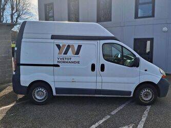 2006-renault-trafic-1466146-48054293