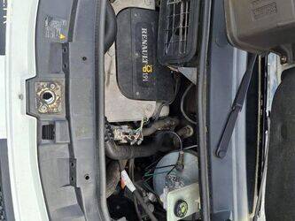 2006-renault-trafic-1466146-48054300