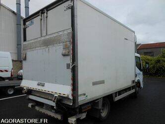 2009-renault-maxity-1466148-48054329