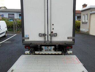 2009-renault-maxity-1466148-48054332