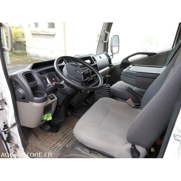 2009 Renault Maxity-48054333