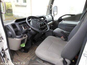 2009-renault-maxity-1466148-48054333