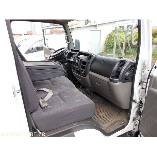 2009 Renault Maxity-48054334