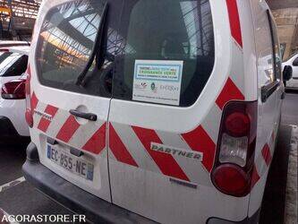 2016-peugeot-partner-1466156-48054514