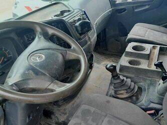 2007-mercedes-benz-818-48054710