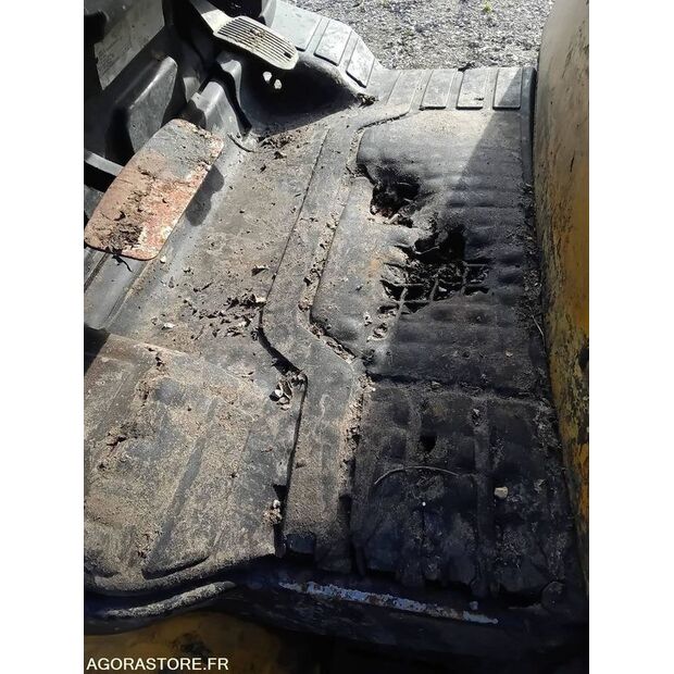 2010 Yale GDP25VX-48054779