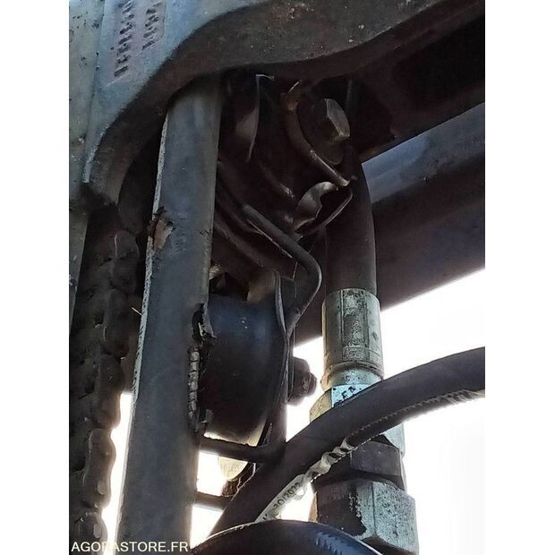 2010 Yale GDP25VX-48054781