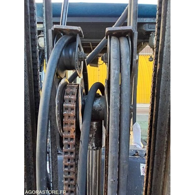 2010 Yale GDP25VX-48054784