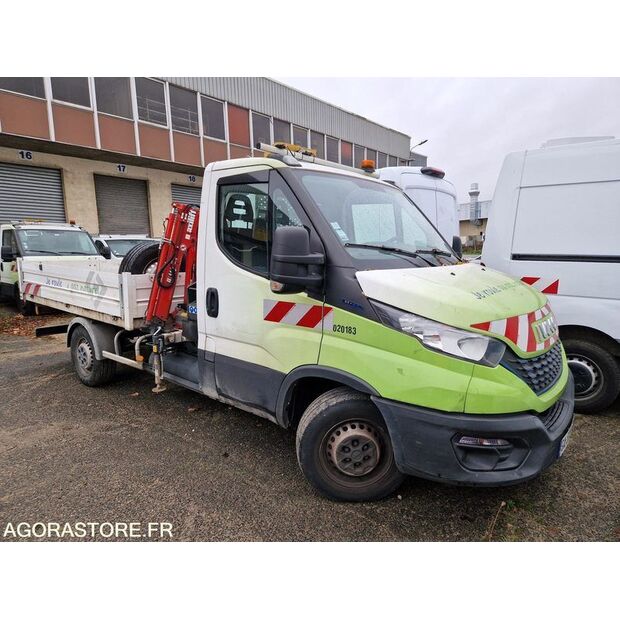 2021 Iveco 35S14N-48054892