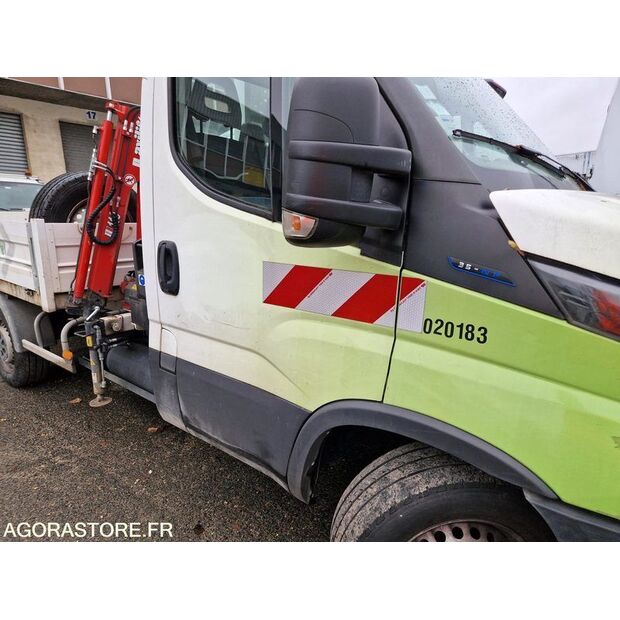 2021 Iveco 35S14N-48054901