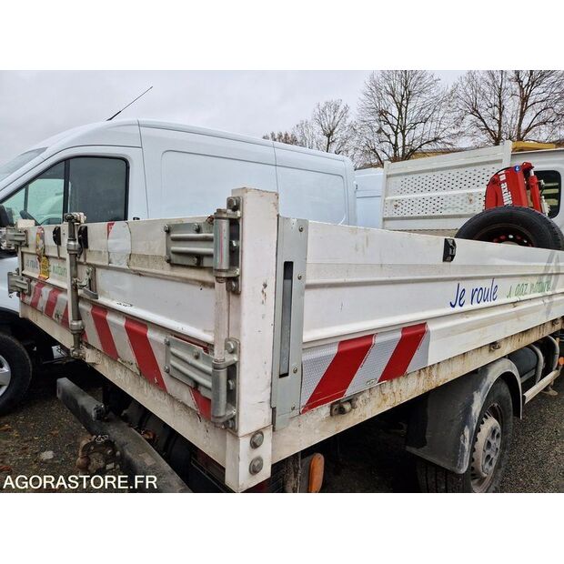 2021 Iveco 35S14N-48054913