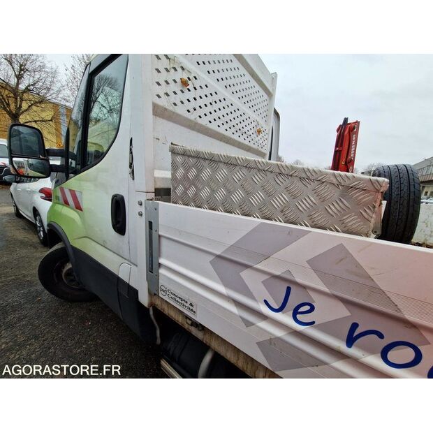2021 Iveco 35S14N-48054923