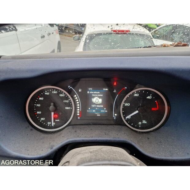 2021 Iveco 35S14N-48054929