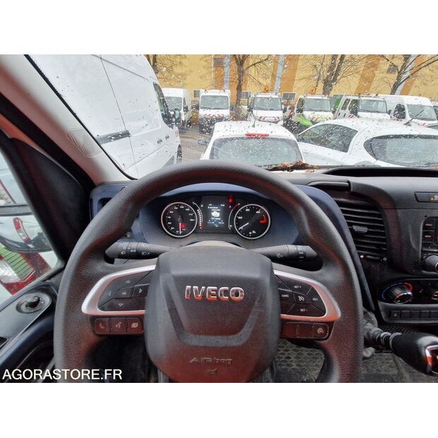 2021 Iveco 35S14N-48054931