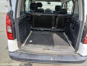 2016-peugeot-partner-1466175-48055001