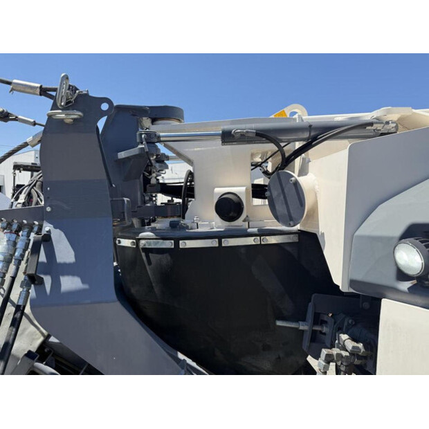 2017 Wirtgen W 130 CFi-48059465