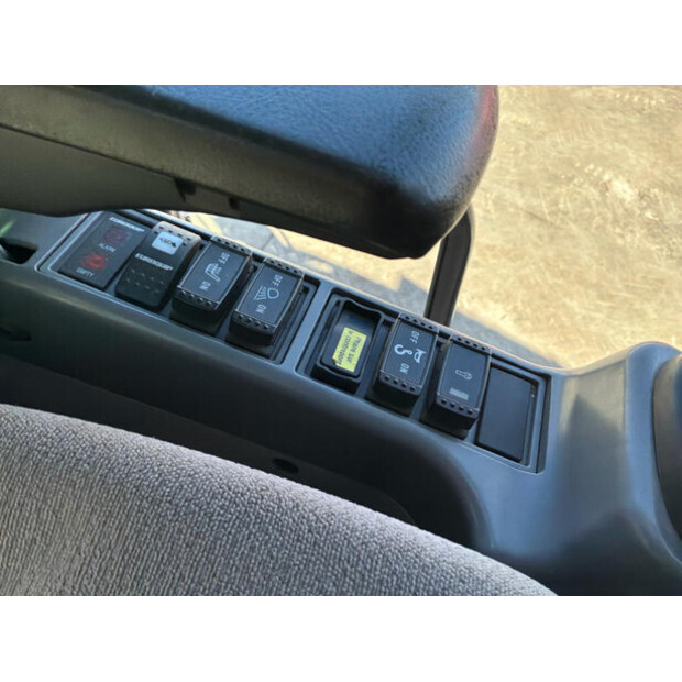 2020 هيتاشى ZX300LC-6-48059936