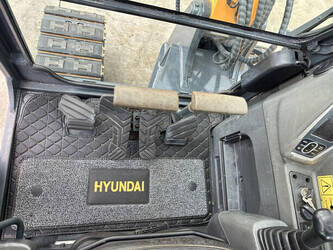 2020-hyundai-r60vs-1466221-48060120