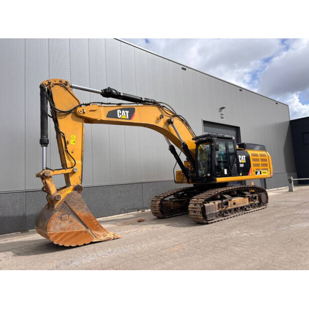 2017 Caterpillar 352FL-48060597