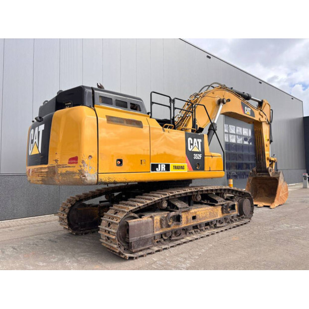 2017 Caterpillar 352FL-48060601