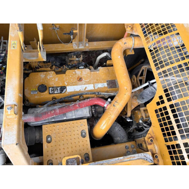 2017 Caterpillar 352FL-48060611