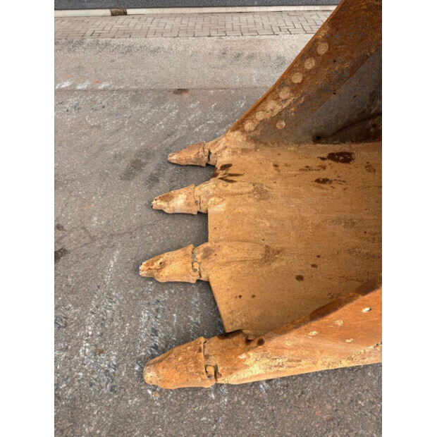 2017 Caterpillar 352FL-48060616